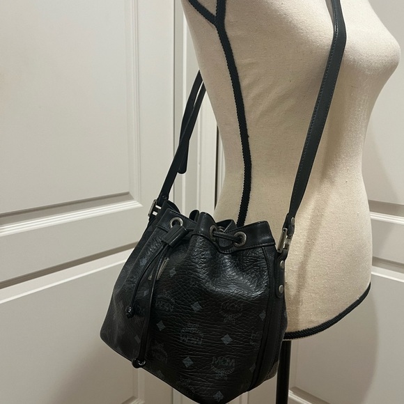 MCM BLACK VISETOS DRAWSTRING BUCKET BAG - Picture 10 of 13